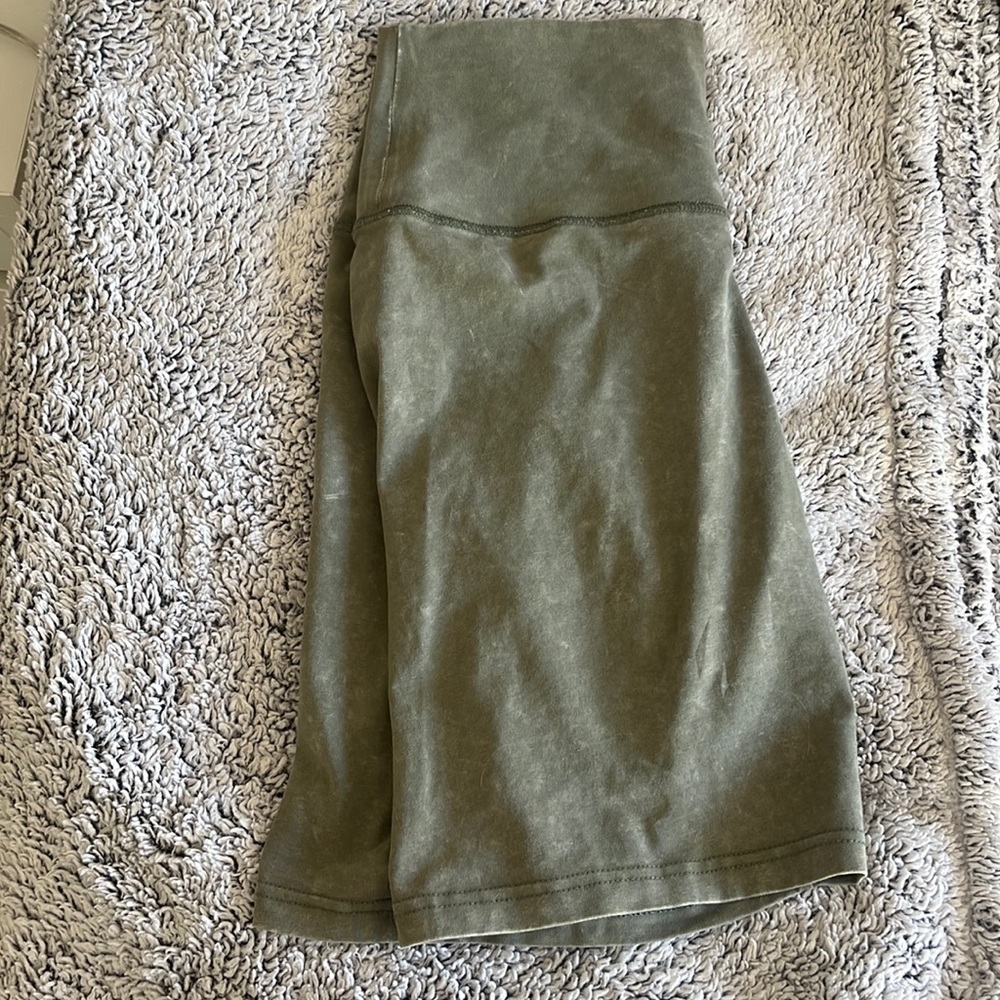 AERIE navy green biker shorts size medium